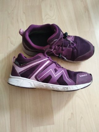 Zapatillas Treksta Moradas