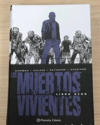 Tomo 8 Los Muertos Vivientes Integral de Planeta