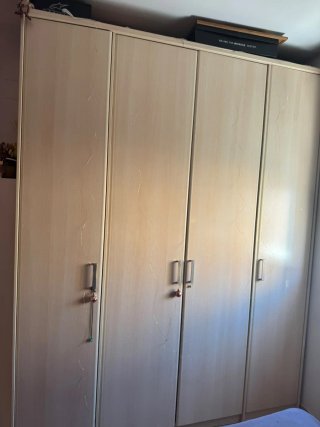 Armario 4 puertas madera beige