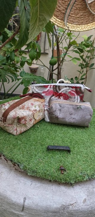Neceser/Bolsa de maquillaje. (Precio unidad)