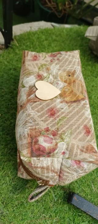 Neceser/Bolsa de maquillaje. (Precio unidad)