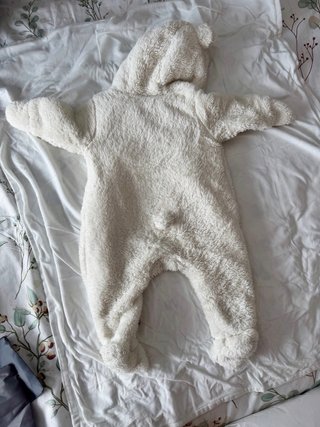 Buzo peluche bebé con orejas