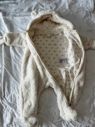 Buzo peluche bebé con orejas