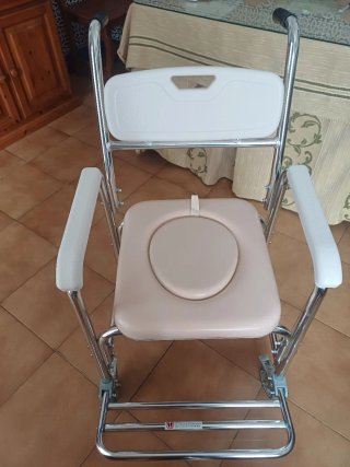 Silla WC portátil con ruedas