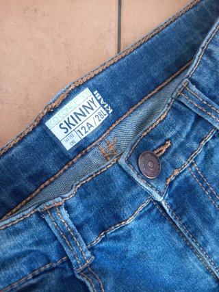Lote Ropa 12 años: Sudadera Marvel y Vaqueros