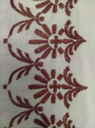 Colcha vintage con bordado y flecos