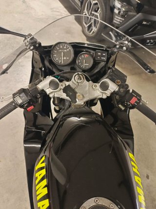Yamaha TZR Negra