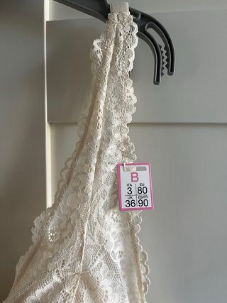Sujetador encaje Tezenis 90B crema nuevo