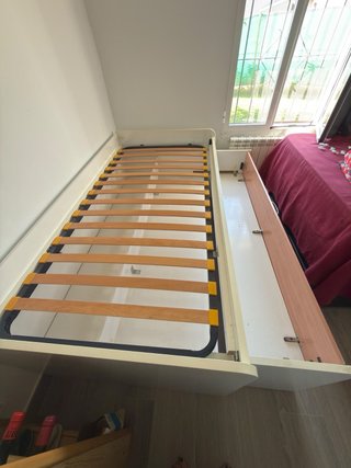 Cama doble con cajones