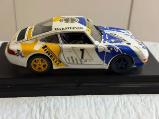 Porsche 911 Carrera Racing – Bburago 1:24