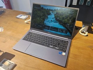 SAMSUNG BOOK 4 15.6" i7 1700 MHz 16GB 512GB SSD