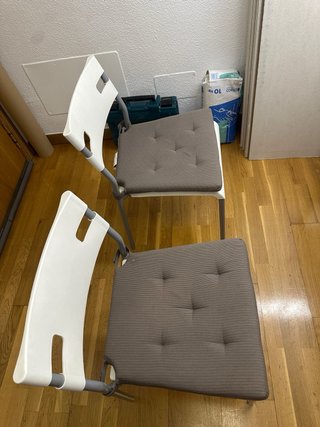 Mesa comedor blanca y 4 sillas