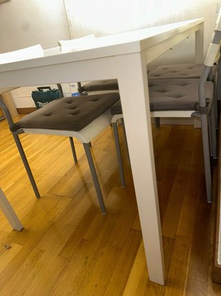 Mesa comedor blanca y 4 sillas