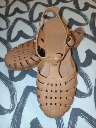 Sandalias de río beige