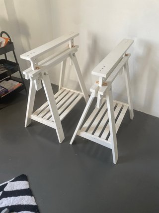 Caballetes de madera blancos Ikea