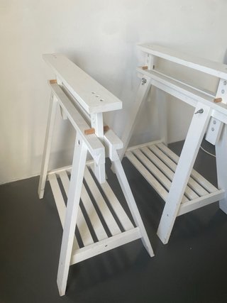Caballetes de madera blancos Ikea