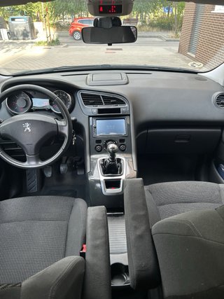 Peugeot 5008 2014