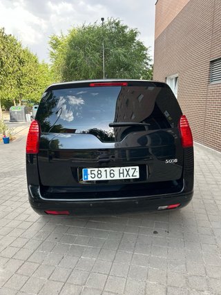 Peugeot 5008 2014