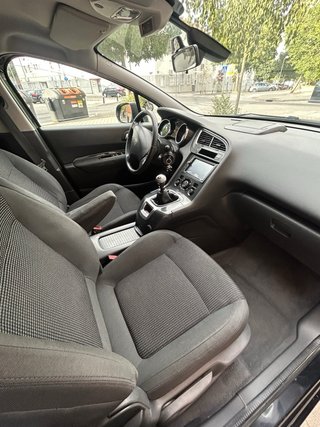 Peugeot 5008 2014