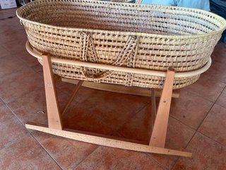 Cuco de mimbre para bebé con funda