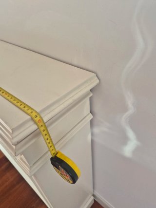 Mueble cubre radiador color blanco roto de madera