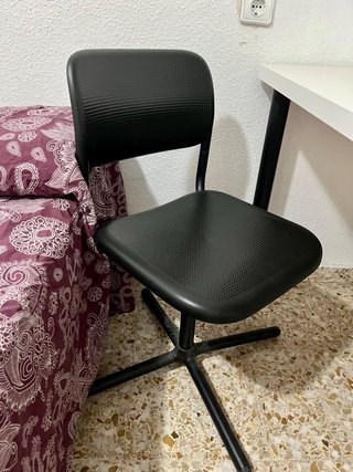 Escritorio y silla de oficina