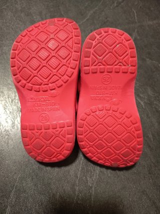 ** Lote 3 pares calzado chanclas y cangrejeras t26