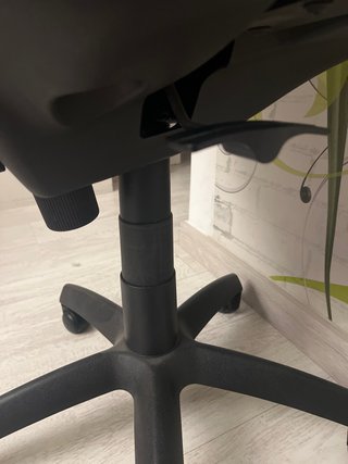 Silla ergonómica de oficina negra
