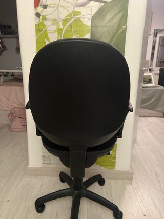 Silla ergonómica de oficina negra