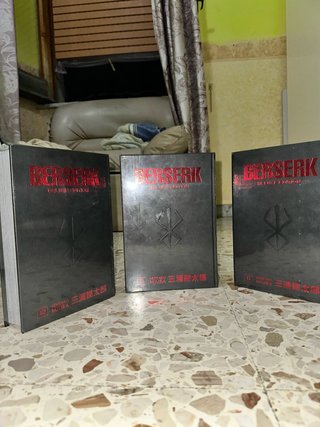 Berserk Deluxe, Vol. 11