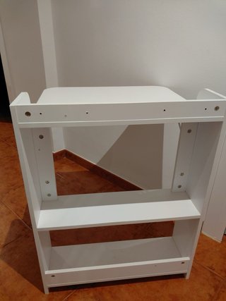 Escritorio plegable de pared con estantes