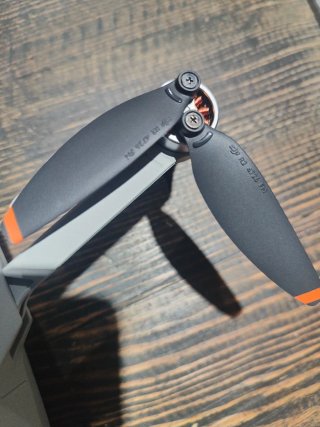 Dron DJI Mini 4K Gris
