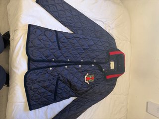 Chaqueta Gucci acolchada azul y roja