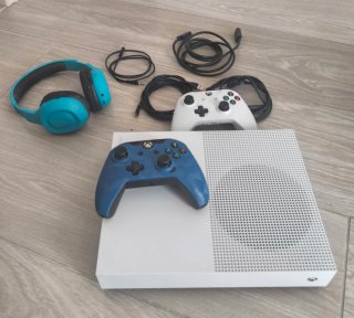 Xbox One S All-Digital + 2 Controller + Cavi+Cuffi