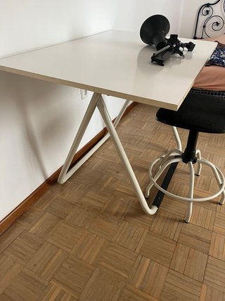 Mesa de dibujo Imasoto y silla giratoria.(Sevilla)