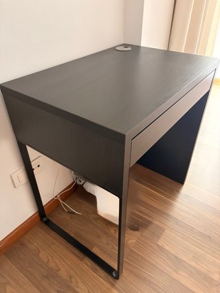 Mesa Escritorio color Negro Ikea modelo Micke