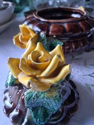 Caja de porcelana vintage con rosas