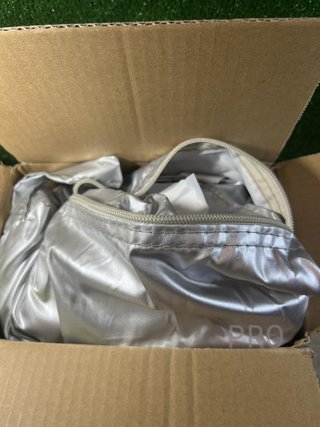 Funda resistente para Coche Amazon Basics