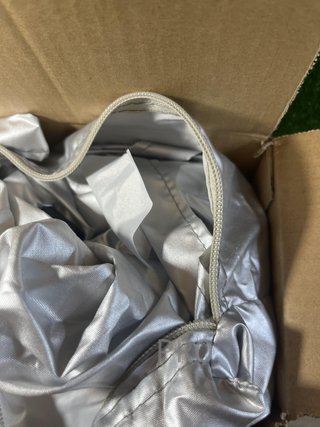Funda resistente para Coche Amazon Basics