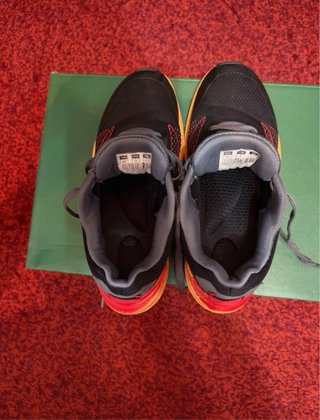 Zapatillas Fila Running Negro Rojo Amarillo