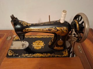Máquina de coser Singer antigua
