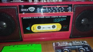Radio Cassette Silver Roja