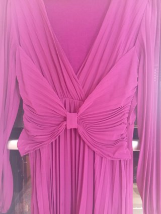 Vestido largo morado para bodas y eventos