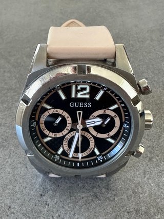 Reloj Guess Beige y Negro