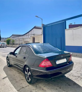Mercedes-Benz Clase C 2004