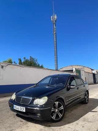 Mercedes-Benz Clase C 2004
