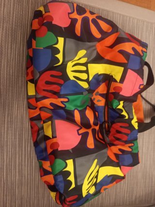 Bolsa de tela multicolor con estampado