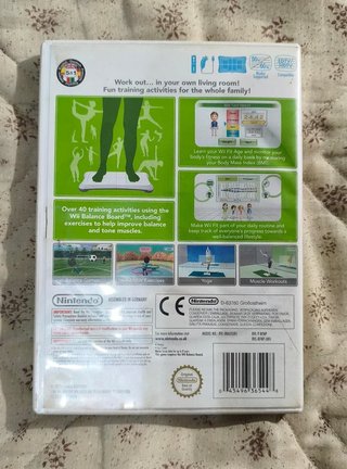 Juego Wii Fit Plus (Disco) en caja de Wii Fit