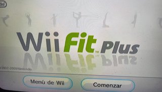 Juego Wii Fit Plus (Disco) en caja de Wii Fit