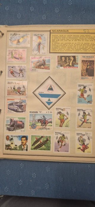 Álbum de 670 sellos España y mundial